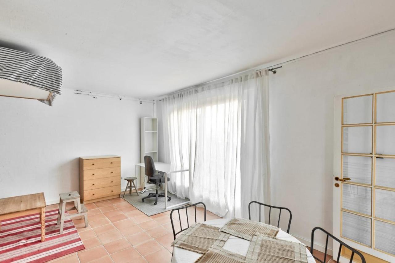 Charming Accommodation For 2 People - Parijs Buitenkant foto